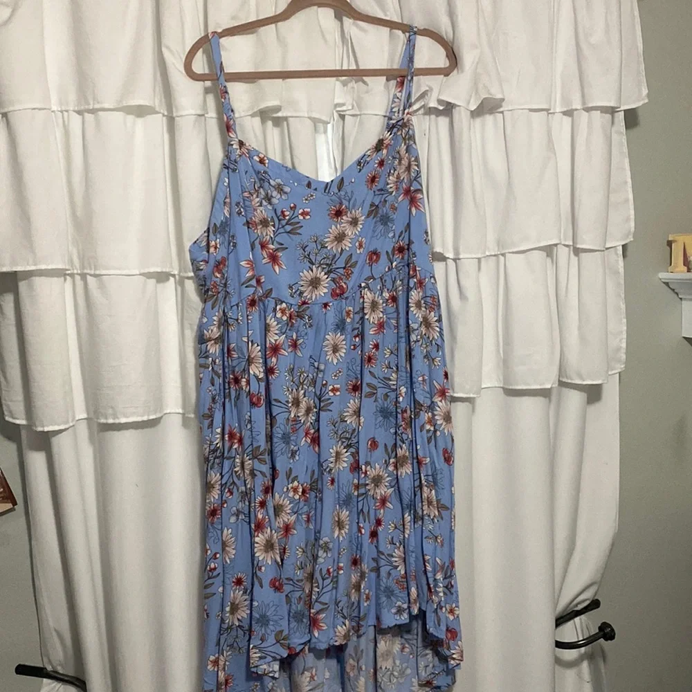 Fun knee length sundress! Comfy and flattering and only worn twice! - Picture 1 of 1